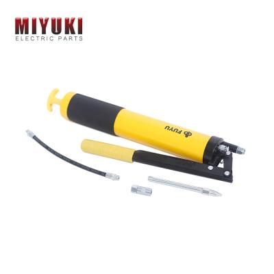 China Professional Operated Lubrication Tool 600CC Manual Control Car Grip Pressure Oiler Aluminum Alloy Pressure Oiler Tool Oil Filling Equipment for sale