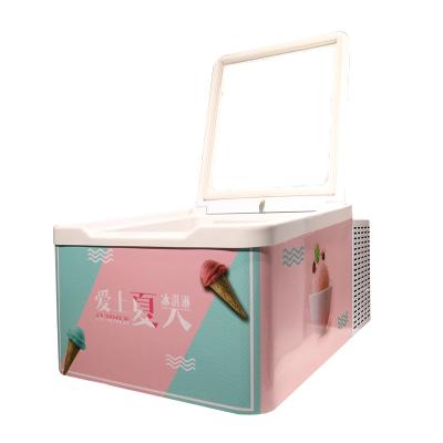 China Mini Upright Portable Gelato Display Showcase Freezer High Temperature Customized Color Ice Cream With Wheel for sale