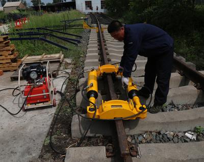 China Hydraulic Rail Tensor Railway Track Tools LG-900 Hydraulic Rail Tensor for sale