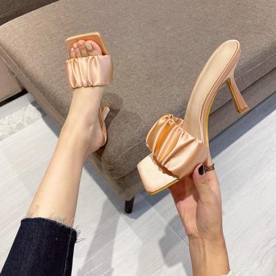 China 2021 Fashion Trend New Style Unique Women's Slippers Adjust Open Toe Slippers Slip Summer Beach Shoes for sale