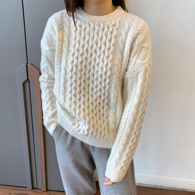 China Anti-wrinkle Women Thicken Crew Neck Cable Wool Aran Warm Sweater for sale