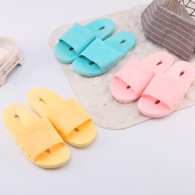 China Fashion trend couple female home indoor bathroom slippers soft bottom thick bottom non-slip home slippers sandals for sale