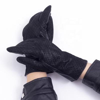 China Simple Fashion Embossed Genuine Leather Gloves For Women Elegant Velvet Lined Warm Gloves for sale