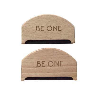 China Custom Portable Logo Natural Wooden Cashmere Comb Wool Pilling Sweater Comb From Amazon Manual Hots With Eco Friendly for sale