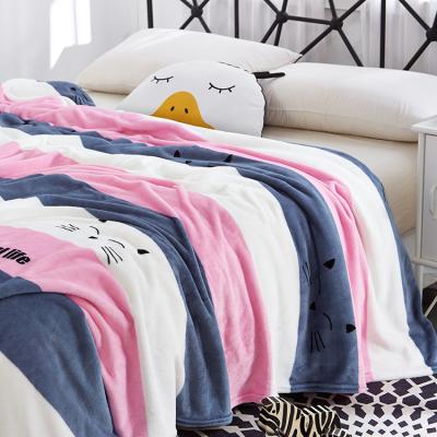 China High Quality Polyester Solid Anti-pilling Flannel Throw Blanket 100% Luxury Stock Blanket for sale