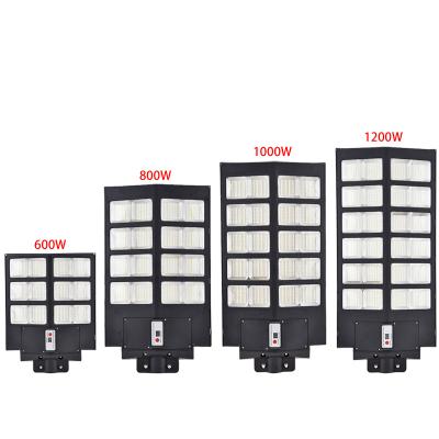 China ROAD 600w 800w 1000w 1200w All in one solar street lamp,streetlight solar street light for sale