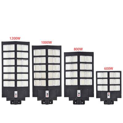 China ROAD High lumen and high-capacity all in one led solar street light for sale