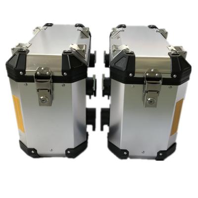 China Waterproof Motorcycle Side Luggage Box Side Travel Motorcycle Side Box Tail Box For Honda cb500X for sale