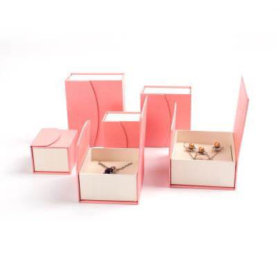 China Jewelry Packaging Display/Gift Box Pink Magnetic Closure Box Paper Jewelry Gift Box Set For Jewelry Packaging Jewelry Packaging Box for sale