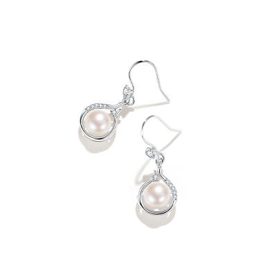 China CLASSIC Korean Autumn Style Simple Elegant Wedding Accessories 925 Silver Freshwater Pearl Zircon Inlaid Drop Earrings for sale