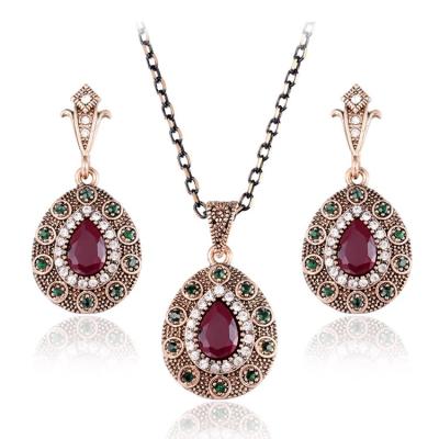 China Antique Cheap Vintage Fashion Emerald Ruby Crystal Rhinestone Teardrop Oval Necklace and Earrings Sets for Women for sale