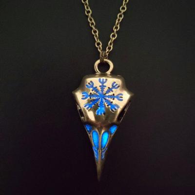 China New Fashion Personality Wholesale Fashionable Luminous Ancient Crow Head Mouth Pendant Necklaces for sale