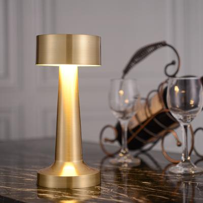 China New retro table lamp atmosphere bar table lamp cafe restaurant hotel decoration table lamp EUROPEAN creative border fill for sale