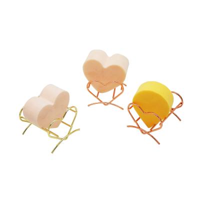 China Metal Spiral Shape Heart Shape Makeup Sponge Metal Blast Sponge Cosmetic Holder Beauty Drying Gold Cosmetic Dryer for sale