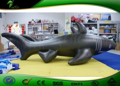 China El agua inflable juega/el tiburón inflable negro de 3M de largo/el tiburón animal inflable gigante del juguete para el acontecimiento en venta