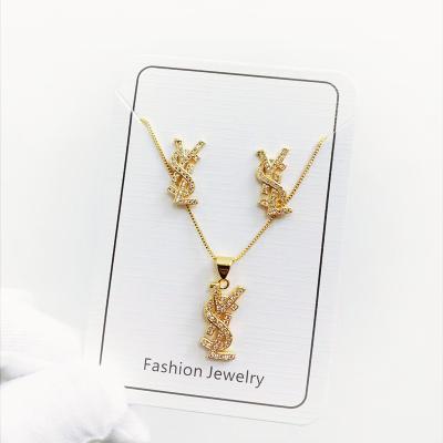 China Custom Fashion Charm Necklace Personalized Letter Diamond Set Women's Necklace Charm Necklace Collar Jewelry for sale