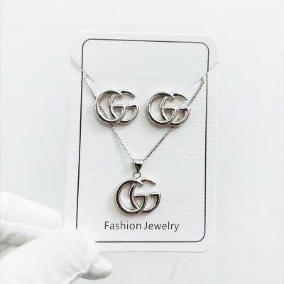 China Personalized Mini Fashion Mini Necklace Designer Letter Charm Jewelry Necklace Pendant for sale