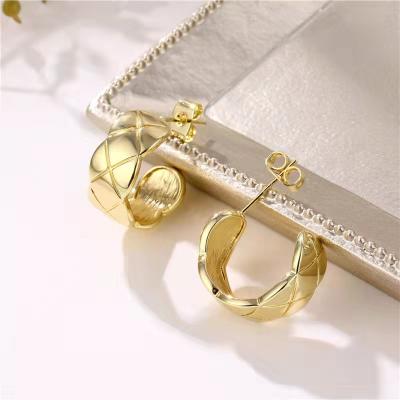 China 18K Gold Bamboo Amazon Fashion Jewelry Copper Plated C-Shaped Earrings Other Women's Earrings New for sale