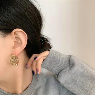 China Other Retro Earrings Temperament Metal Hog Nose Cavity Simple Chain Bohemian GOLD-PLATED EARRINGS for sale