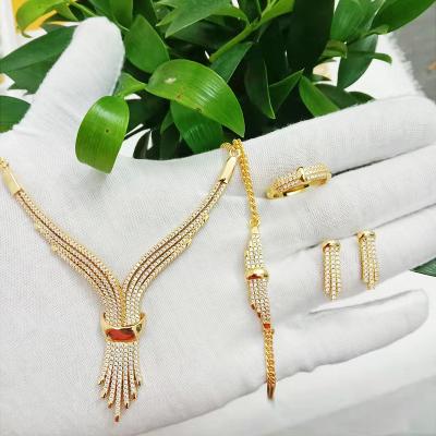 China Fashion dubai gold plated necklace setzirconia dubai jewelry set for womenzirconia dubai jewelry set for women for sale