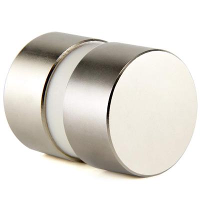 China Industrial Hot Round Strong Neodymium Magnet Rare Earth N35 N40 Strong Magnet N52 50x30 Mm Powerful Permanent Magnet for sale