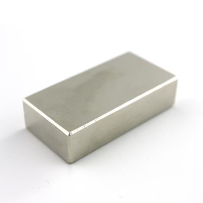 China Industrial Permanent Magnet 10000 Gauss N52 Neodymium Magnet for sale