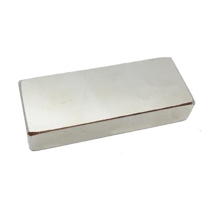 China Industrial Permanent Magnet 8000 Gauss N52 Neodymium Magnet for sale