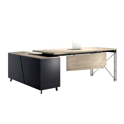 China New Design 2.2 M Manager Office Desk Office Work Stable With Metal Frame Support en venta