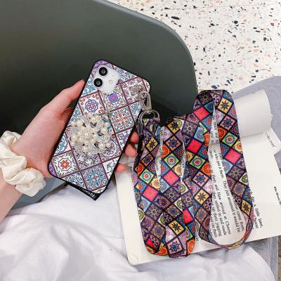 China Hot Sale Anti-fall Anti-fall Style Ultra Thin Bohemian Cross - Body Luxury Cell Phone Case With Pendant for sale