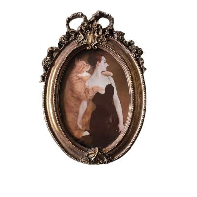 China Retro Gold Resin European Resin Photo Frame Creative Wedding Photo Frame for sale