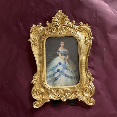 China European-style embossed resin photo photo view decoration wall wedding photo frame can be used for hanging picture frame for sale