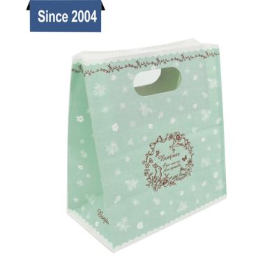 China Recyclable Colorful Paper Shopping Bag Craft Handing White Christmas Paper Bag for sale