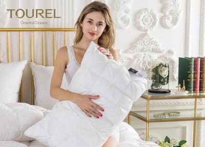 Chine Anti- le confort d'hôtel de massage de cou de ronflement repose les oreillers de lit mous de Microfiber à vendre