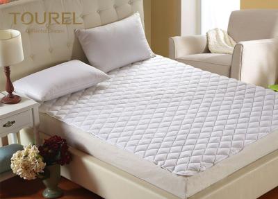 China Waterproof Hypoallergenic Bed Cover Super Soft  Mattress Pad for sale