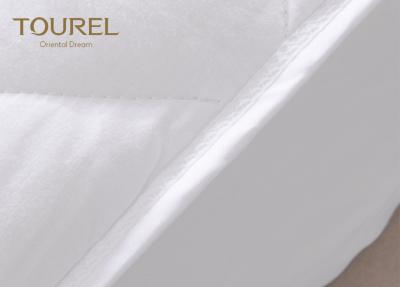 China King Size Mattress Protector White Color Anti Microbial For Economic Hotel for sale