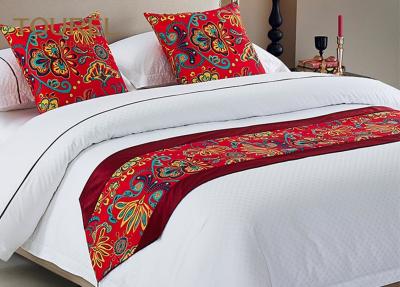 China Hotel Decorative Linens Jacquard Red Bed Runner Queen Size 4 Pcs for sale