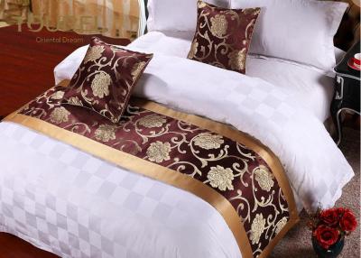 China Van hotel Decoratieve Linens Vastgestelde 100% de Polyesterkoningin van het de Jacquardbeddegoed Te koop