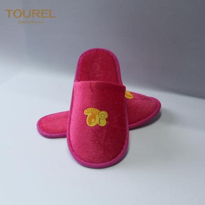 China Personalized Hotel Slippers Lightweight Disposable Slippers For Guests for sale