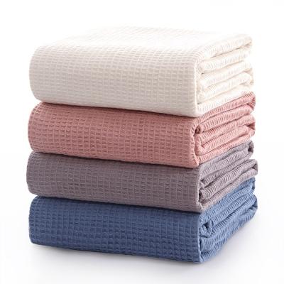 China PORTABLE Waffle Mat Cotton Makers Simple Breathable Multifunctional Solid Color Cotton Waffle Blanket for sale