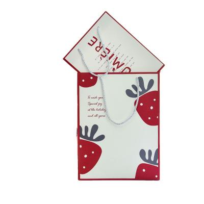 China Custom Recyclable Logo Strawberry Image And Pattern Bags With Handle Rope Bags For Gift Paper Bag For Packaging for sale