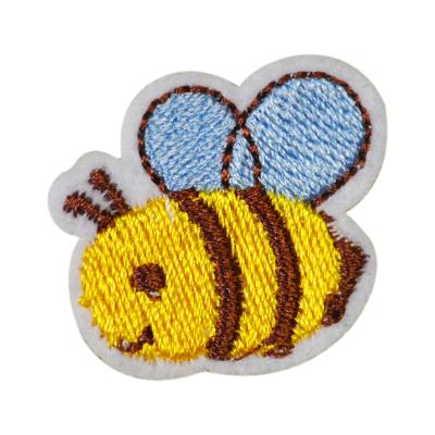 China 2021 Viable Wholesale Logo Gift Patches Custom 3D Fabric Bee Patches For Clothing for sale