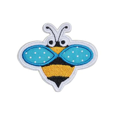 China Wholesale Viable Logo Gift Patches Custom 3D Fabric Bee Patches For Clothing for sale