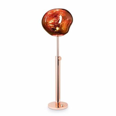 China Decorativel Lighting European High-end Creative Modern Single AK47 Gun Floor Lamp Bedside Bedroom Table Lamp Along for sale