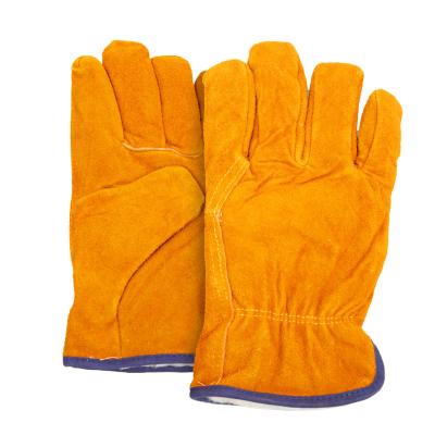 Chine Gants de barbecue jaune Gants de travail en cuir de vache résistants à la chaleur et antidérapants à vendre