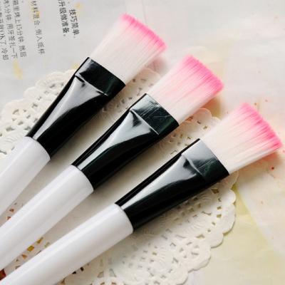 China Angular Blush Handle Custom Logo White Face Mask Facial Makeup Brush For Beauty Tools Mask Cosmetic Brush New Style 2020 for sale