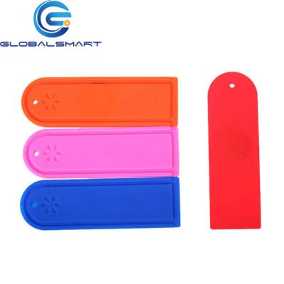 China Waterproof / GS003 860Mhz-960Mhz ISO 18000-6C silicone rfid UHF waterproof laundry tag for sale