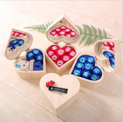 China Hot Selling Lovely Soap Flower DIY Mothers Day Gifts Rose Artificial Flowers Gift Boxes For Mothers Day for sale