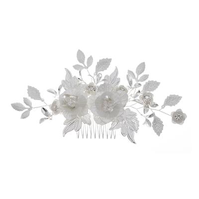 China Clean Silver White Handmade Bridal Hair Comb Bridal Rhinestone Hair Clip Headpieces For Wedding for sale