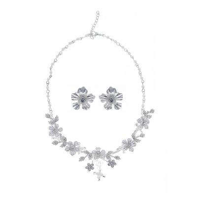 China Soft Feeling Silver Flower Necklace Earring Set Bridal Wedding Dress Accessories Jewelry for sale