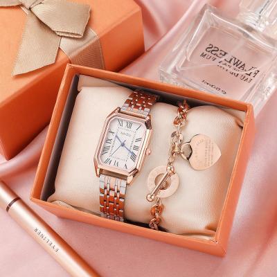 China Fashionable Latest Auto Date Ladies Watch Gift Set Quartz Rose Gold Fancy Girls Watch And Bracelet Set Women for sale